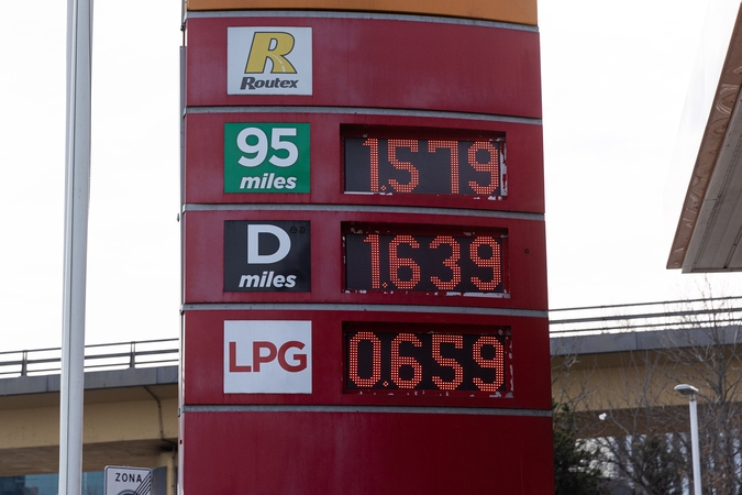 Nelaimė Varėnoje: degalinėje išsiveržus dujoms, iš namų evakuota 20 žmonių