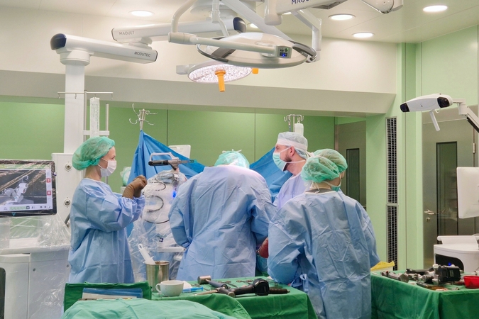 Pirmą kartą Lietuvoje: operacijoje talkino robotas