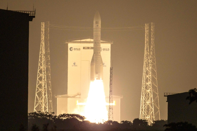 Iš Prancūzijos Gvianos pakilo raketa „Ariane 6“ su 32 „Amazon Leo“ tinklo palydovais