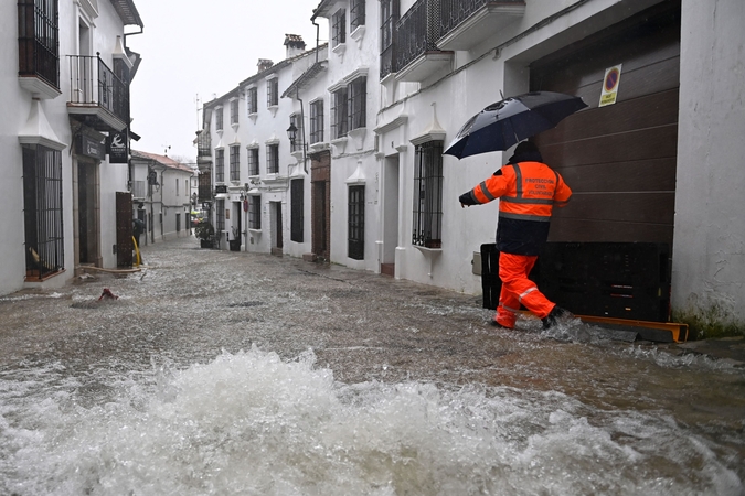 Ispanijoje ir Portugalijoje po naujos mirtinos audros – potvyniai ir chaosas