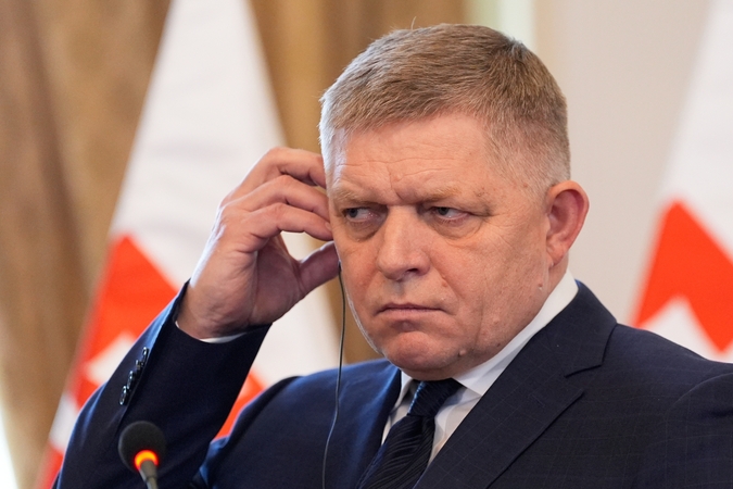 Robertas Fico: Slovakija nutrauks elektros tiekimą Ukrainai