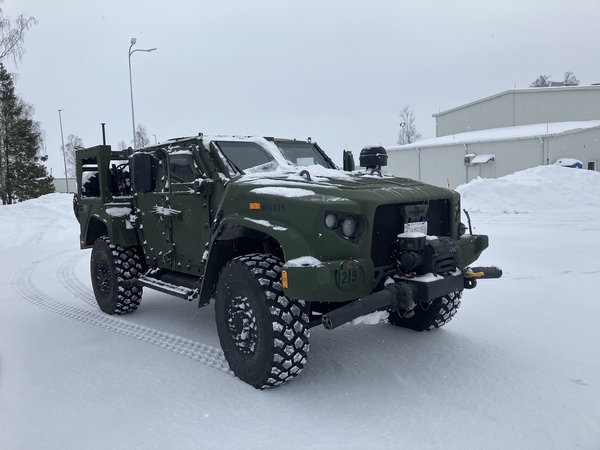 Lietuva užbaigė JLTV visureigių įsigijimą, kariuomenėje – 500 šių transporto priemonių