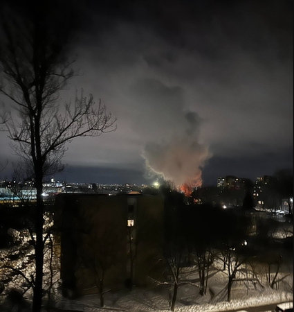 Vilniuje – ugnies liežuviai ir dūmų stulpai: dega gyvenamasis namas