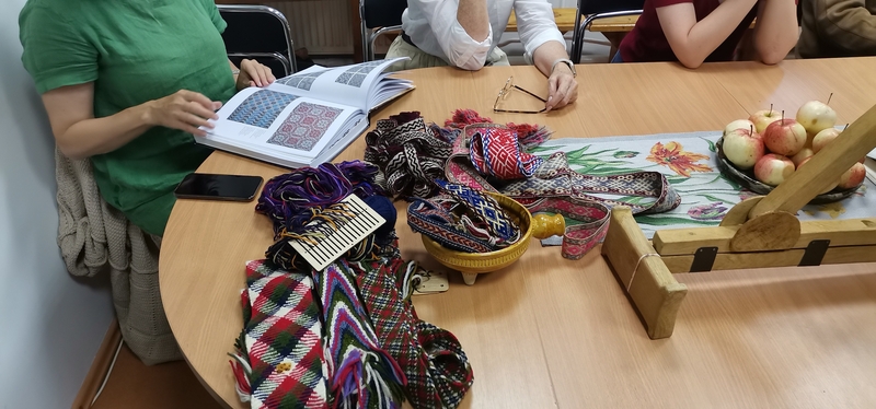 Vieta: VDU Žemės ūkio akademijoje, Centriniuose rūmuose vasario 12 d. etnografė J. Bytautė rengia juostų audimo edukaciją „Laiko ir laisvės gijos“.