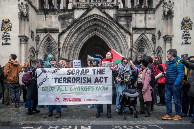 JK Aukštasis teismas: vyriausybė neteisėtai uždraudė aktyvistų grupę „Palestine Action“