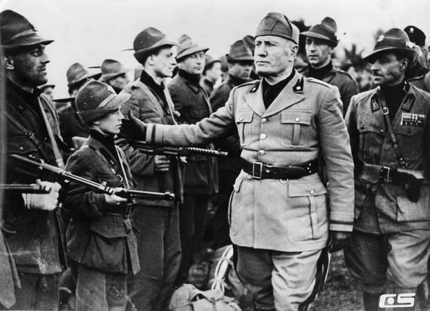Benito Mussolinis 1944 m.