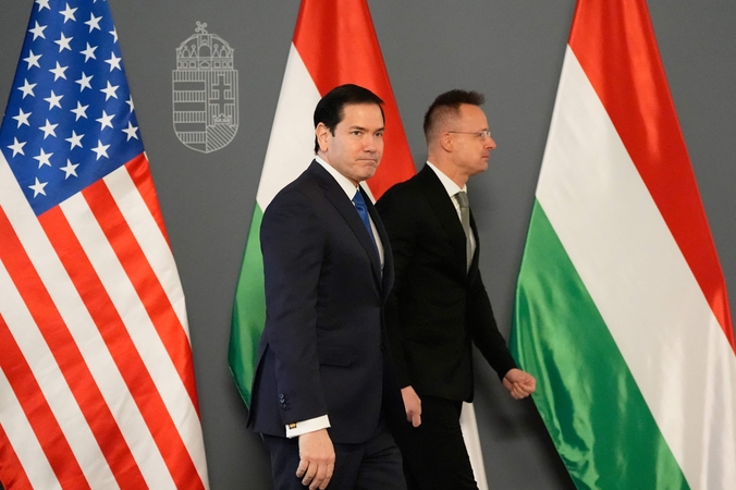 Artėjant rinkimams Vengrijoje Marco Rubio lanko Donaldo Trumpo palaikomą Viktorą Orbaną