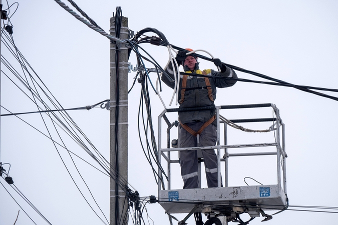 Rusija surengė didžiausią šiais metais ataką prieš Ukrainos energetikos sektorių