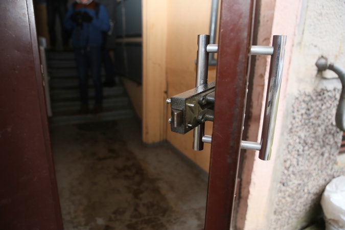 Daugiabučio laiptinėje Vilniaus rajone – vyro kūnas