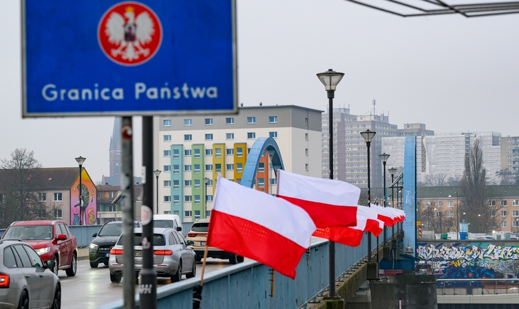 Lenkija kaltina Baltarusiją balionais bandant šalies oro gynybos sistemų reakciją