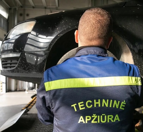 Statistika: balandį atvairuojančiųjų automobilius TA patikrai skaičius, palyginti su sausiu ar vasariu, šokteli kone trečdaliu.