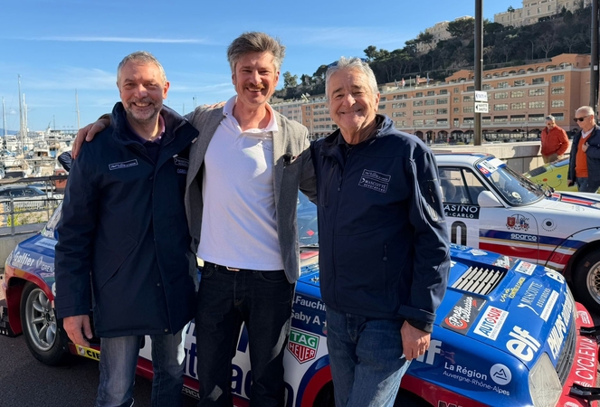Kolegos: K. Raišys (viduryje) Monake pasidalijo įspūdžiais su buvusiu bendražygiu Ch. Marquesu (kairėje, lietuvis su juo yra laimėjęs „Dakar Classic“), kuris šįkart buvo B. Saby (dešinėje) šturmanas.