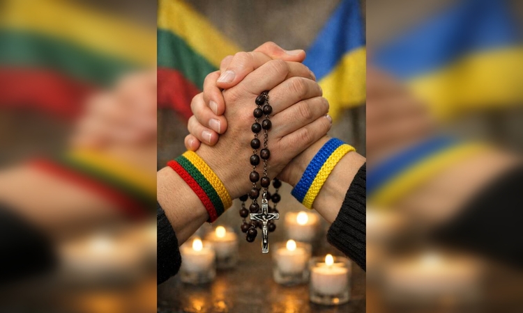 Vienybė: šiandien lietuviai ir ukrainiečiai susitiks bendrai maldai už karo niokojamos šalies laisvę.
