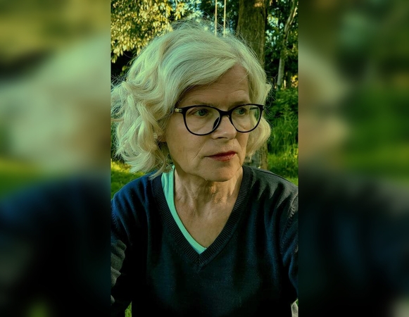 Stabtelėjimai: „Pauzes ir nutylėjimus perkelti lengva, bet kartais tenka pasukti galvą, kaip nutrūkusį sakinį interpretuoti“, – įtempto siužeto kūrinio vertimo iššūkius prisimena D. Valentinavičienė.