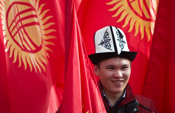 ES ragina Kirgiziją liautis padėti Rusijai išvengti sankcijų