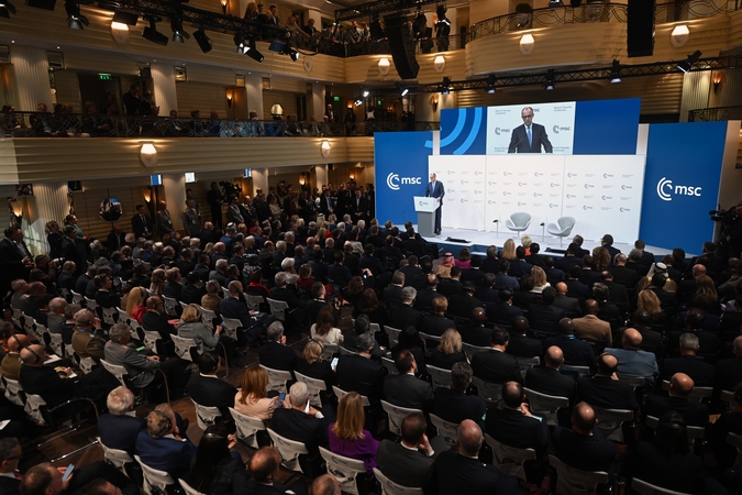 Miuncheno saugumo susitikime Europa gina NATO ir JAV ryšius