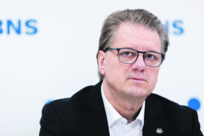 Įvertino: S. Čaplinsko teigimu, patikros oro uostuose įvestos kaip atsargumo priemonė, nes nekontroliuojamo ligos plitimo nėra, priešingai – sunkią ligą sukeliantis Nipos virusas nėra lengvai plintantis.