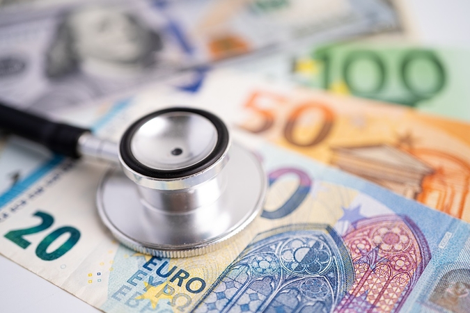 Jakubauskienė: sprendimo dėl neapmokėtų viršsutartinių paslaugų dar nėra