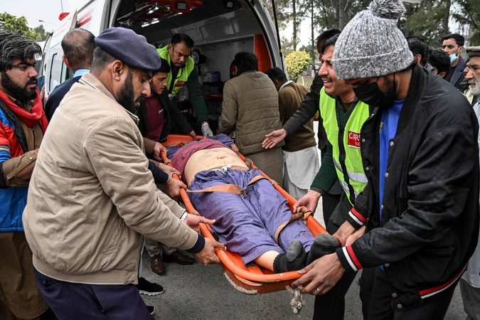 Islamabade per sprogimą mečetėje žuvo 30 žmonių