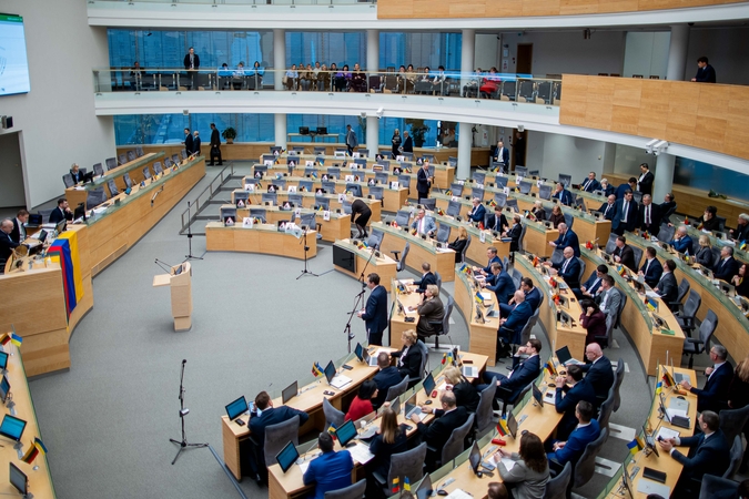 Siūloma papildyti parlamentarų komandą: atsirastų Seimo nario teisinis patarėjas