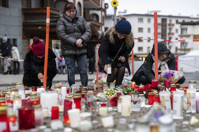 Dar išaugo Šveicarijos bare Naujųjų metų naktį kilusio gaisro aukų skaičius