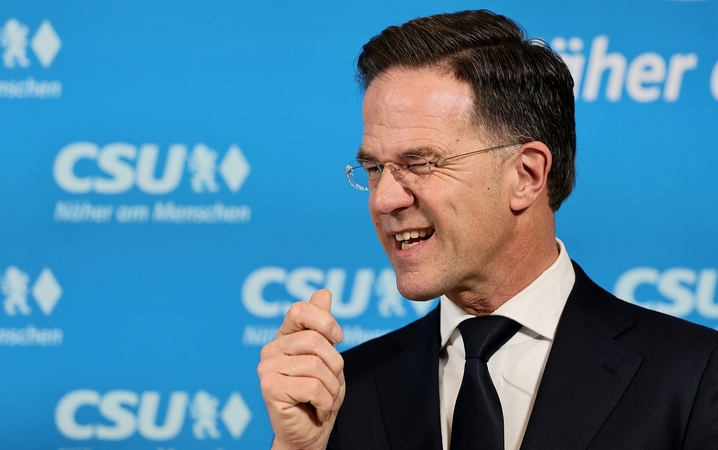 Rutte pasišaipė iš Rusijos pajėgų: juda sraigės greičiu
