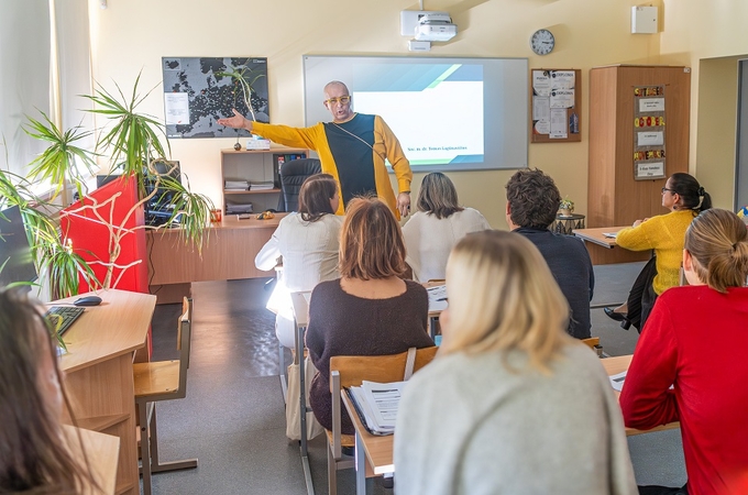 Pirmoji mokykla pasaulyje, kuri diegia Post - Mindfulness mokymo sistemą mokytojams ir mokiniams!