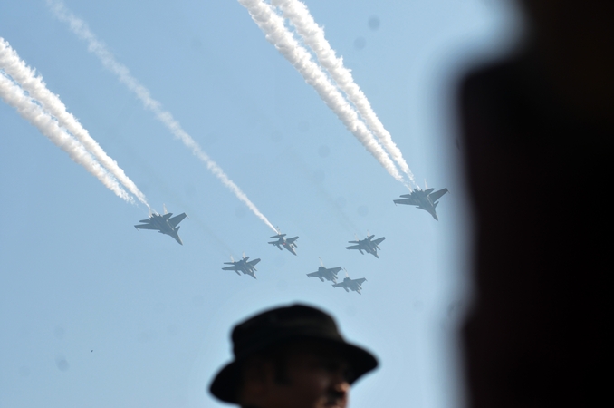 Indija prieš Emmanuelio Macrono vizitą pritarė prancūziškų naikintuvų „Rafale“ pirkimui