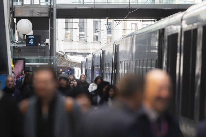 Prancūzijos traukiniuose transporto policija išbandys elektrošoką