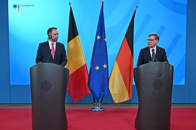 Vokietija ir Belgija perspėja Vengriją atsisakyti veto dėl ES paskolos Ukrainai