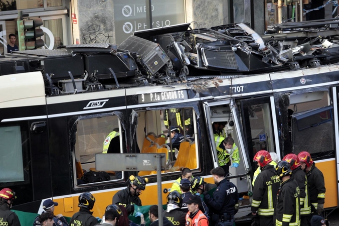 Milane nuo bėgių nuvažiavus tramvajui žuvo du žmonės, 38 sužeisti 