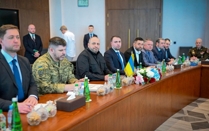 Kyjivas: artimiausiomis savaitėmis bus tęsiamos Ukrainos, Rusijos ir JAV derybos