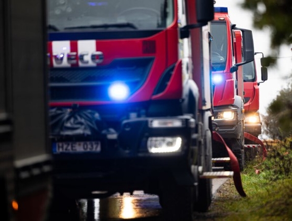 Kaišiadoryse iš degančio namo evakuoti žmonės, vienas išgabentas į ligoninę 