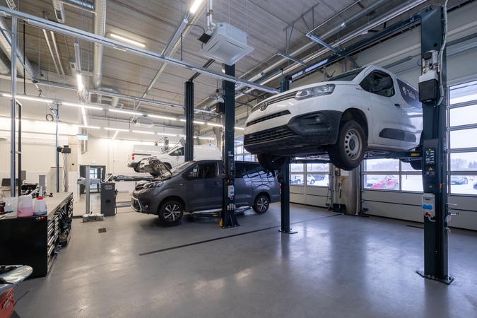 Kauno automobilių aptarnavimo žemėlapyje: duris atvėrė modernus kėbulų remonto centras