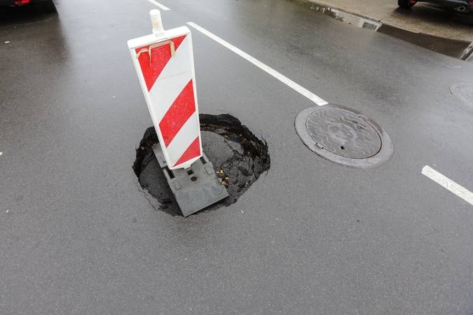 Vilniaus rajono savivaldybė pradeda pavasarinį kelių tvarkymą: ką svarbu žinoti vairuotojams