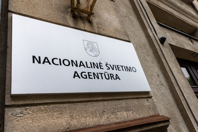 Lietuvių kalbos testu prasidėjo nacionaliniai patikrinimai, jame dalyvaus per 28 tūkst. aštuntokų