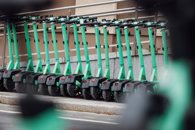 Vilniuje pradedamas elektrinių paspirtukų sezonas