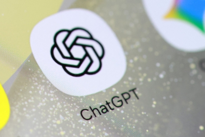 Vartotojai masiškai šalina „ChatGPT“: kuo dirbtinis intelektas išgąsdino žmoniją