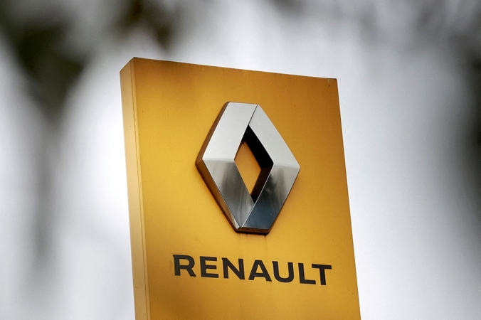 „Renault“ teigia kurianti antžeminį karinį droną