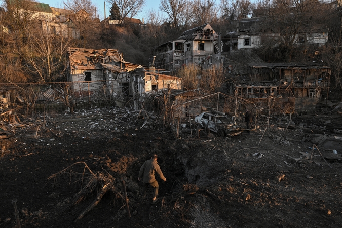 Rusijos smūgis Šiaurės Ukrainoje pražudė 15-metę ir sužeidė jos tėvus