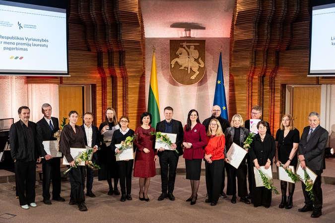 Įteikta 12 Vyriausybės kultūros ir meno premijų: apdovanota Masteikaitė, Kazlas