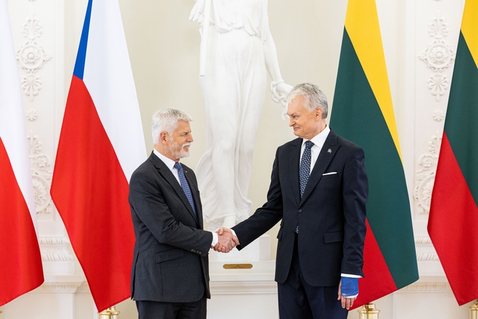 Petras Pavelas (kairėje) ir Gitanas Nausėda