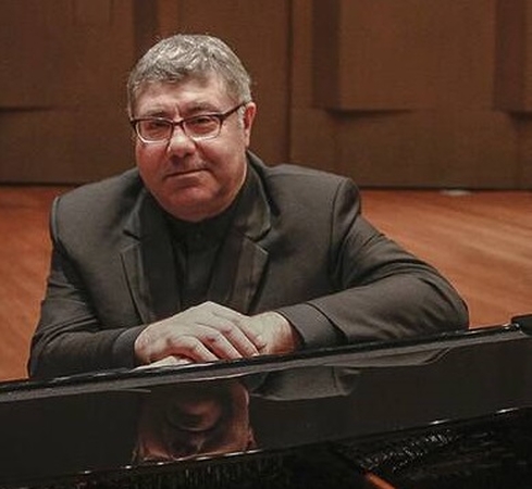 Kriterijus: „Klausantis man svarbiausia būti įtikinamam atlikėjų, net jei pats kūrinius interpretuočiau kitaip“, – apie konkurso dalyvių vertinimą sako A. Kouyoumdjianas. 