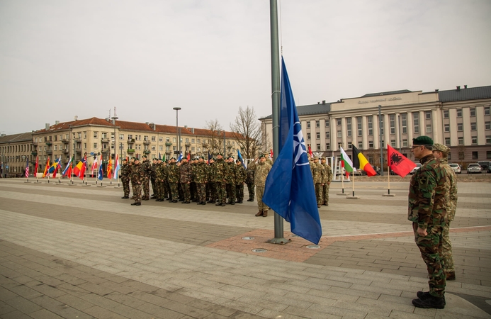 NATO vėliavos pakėlimu Šiauliuose įprasminta Lietuvos narystė Aljanse