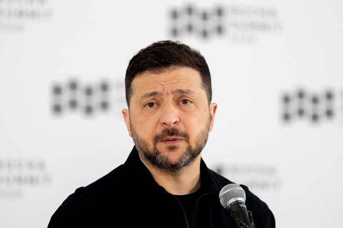 Volodymyras Zelenskis: Rusija reikalauja, kad Ukraina per du mėnesius pasitrauktų iš Donbaso 