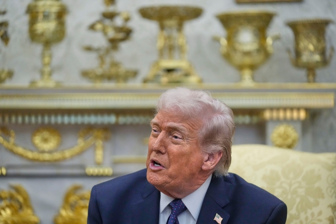 Donaldas Trumpas nepatenkintas JK dėl Irano