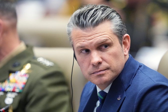 Pete'as Hegsethas: atakos prieš narkotikų laivus įkrėtė baimės kontrabandininkams