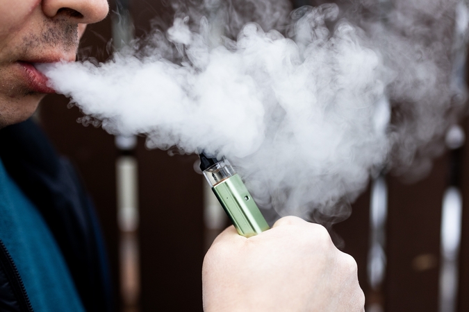 Tyrimas atskleidė šokiruojančius faktus apie e. cigarečių rinką Lietuvoje