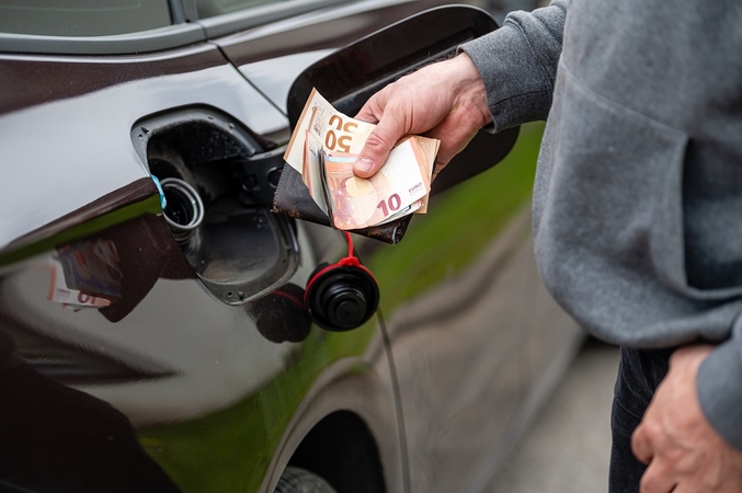 Ministras: EK neoficialiai vertina, kad kuro akcizo sumažinimo mechanizmas nėra bloga priemonė