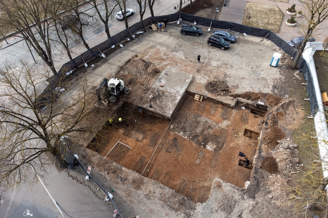 Šiaulių centre jau iškelti keturių sovietų karių palaikai 